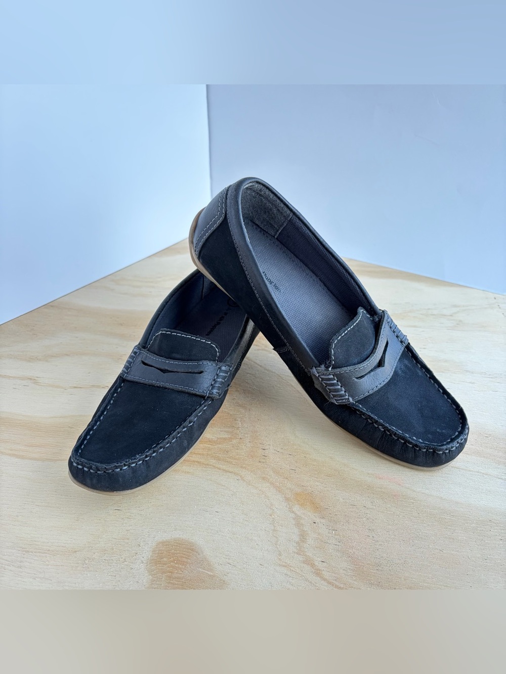Hush Puppies Black Suede Leather Penny Loafers Women’s Size 6 M Slip-On Shoes